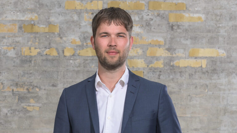 Adserballe & Knudsen får ny direktør
